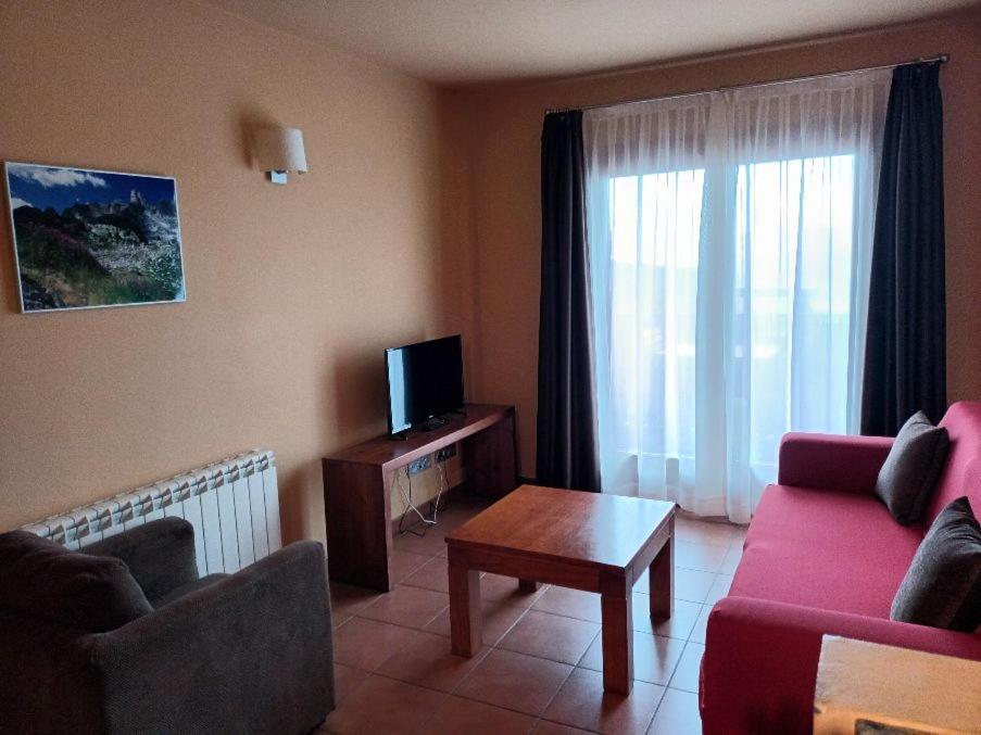 Aparthotel Bellver Bellver De Cerdanya Bagian luar foto