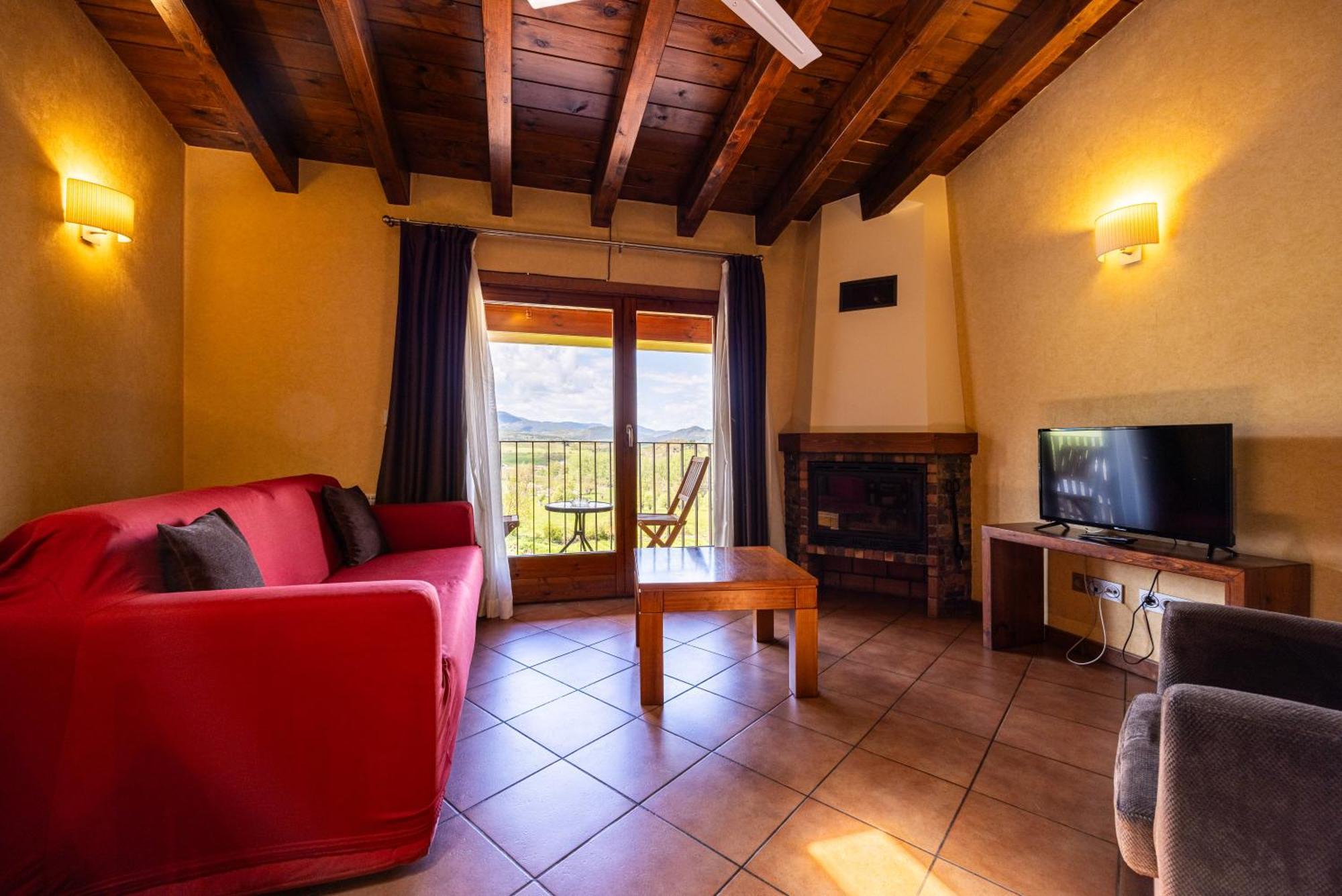 Aparthotel Bellver Bellver De Cerdanya Bagian luar foto