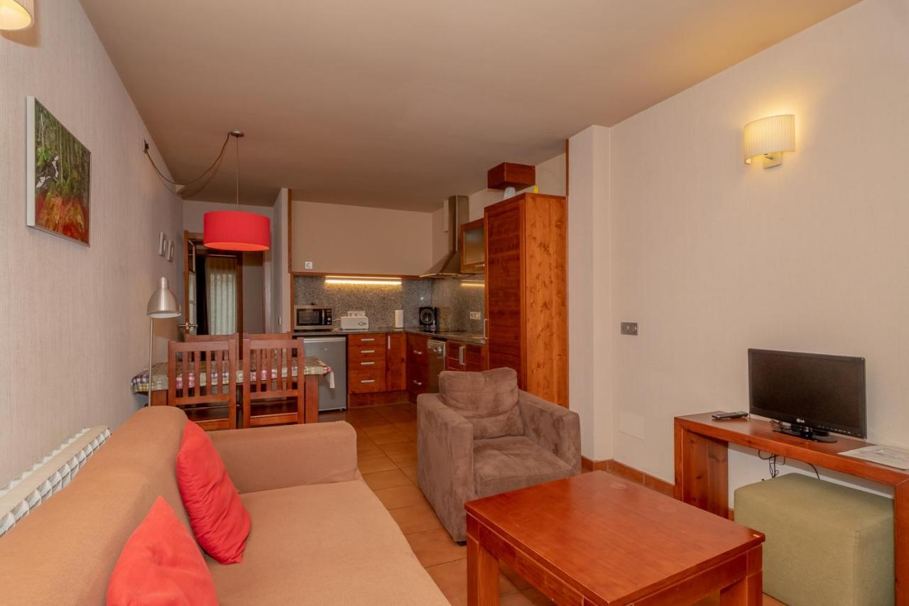 Aparthotel Bellver Bellver De Cerdanya Bagian luar foto